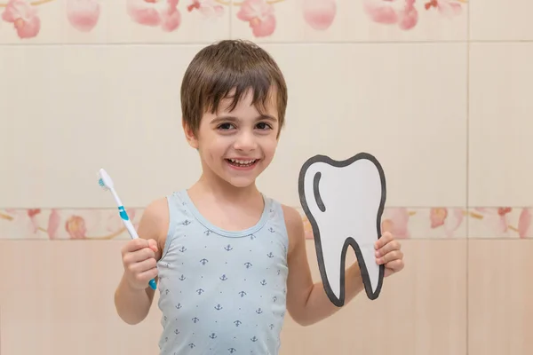 Little Boy Holding Toothbrush Paper Tooth Oral Hygiene Concept Healthy — стоковое фото