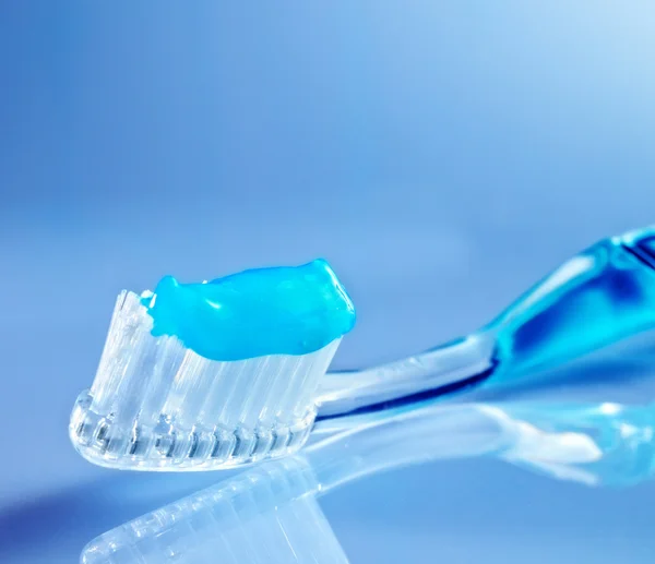 Toothbrush with toothpaste — Stock Photo, Image