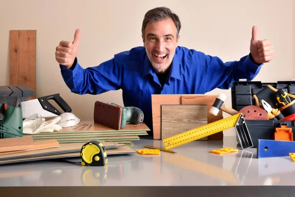 Happy Supplier Material Assembly Maintenance Parquet Showing Tools Materials Smiling — Zdjęcie stockowe