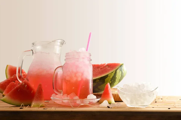 Glas Och Kanna Med Naturlig Vattenmelon Dryck Med Mycket Ett — Stockfoto