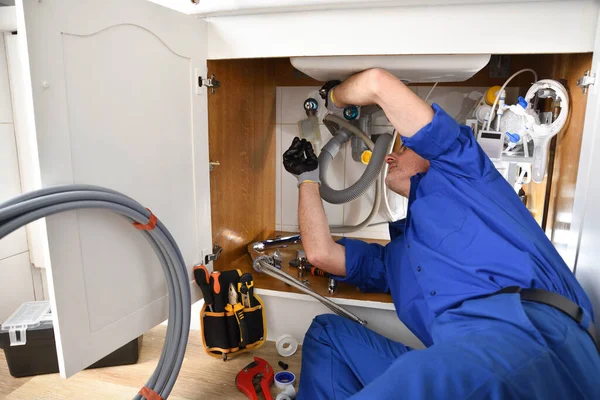 Plumber Uniform Repairing Leak Sink Home Tools Horizontal Composition — Stockfoto