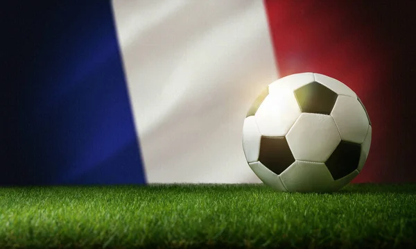 Состав Сборной Франции Классическим Мячом Траве Флагом Заднем Плане Вид — стоковое фото