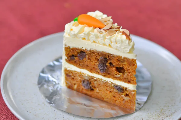 carrot cake with almond topping , almond cake for serve