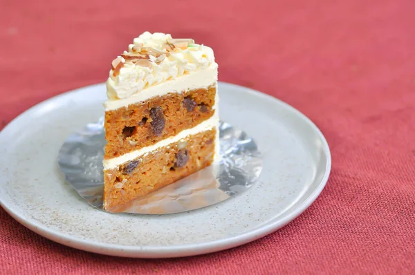 carrot cake with almond topping , almond cake for serve