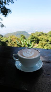 Sıcak kahve, cappuccino kahve ya da kahve.