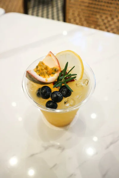 Juice Orange Juice Passion Fruit Juice Passion Fruit Blueberry Topping — Foto Stock