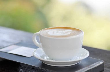 Sıcak kahve, cappuccino kahve, latte kahve ya da sade beyaz kahve.