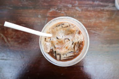 Kakao ya da buzlu çikolata, buzlu kahve ya da buzlu çikolata.