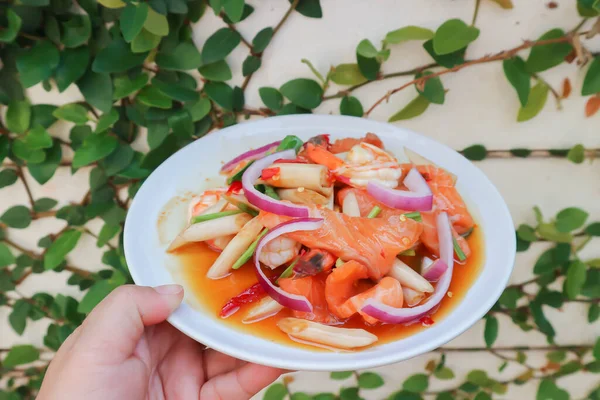 Somon Karides Salatası Baharatlı Salata Veya Servis Için Baharatlı Deniz — Stok fotoğraf