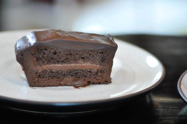 Çikolatalı kek veya çikolatalı kek veya browni.