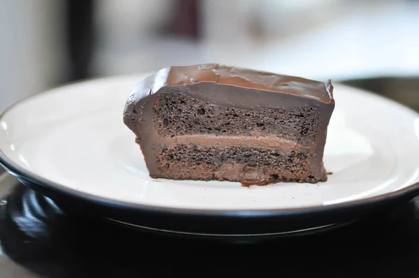 巧克力蛋糕或黑巧克力蛋糕或布朗尼 — 图库照片