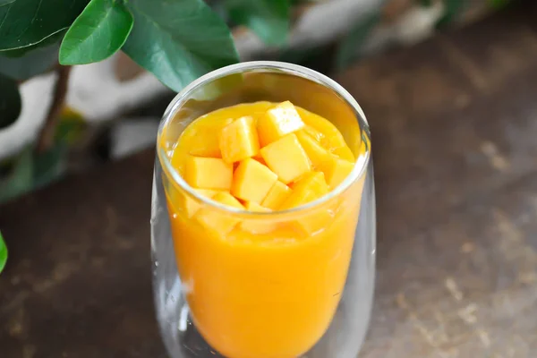 Koktajl Mango Lub Jogurt Mango Mieszane Mango Serwowania — Zdjęcie stockowe