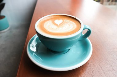 Kahve ya da sıcak kahve, latte kahve ya da kapuçino.