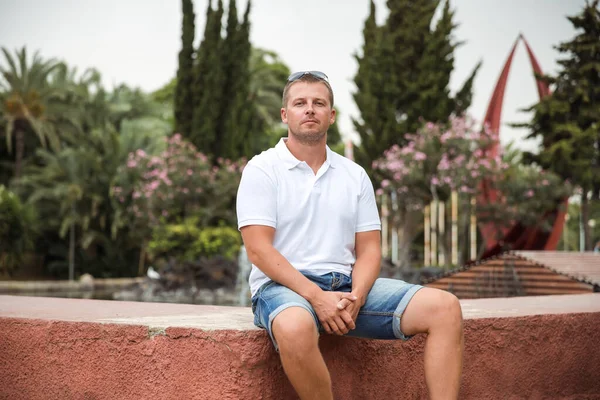 Şehir Parkı içinde bir adam portresi