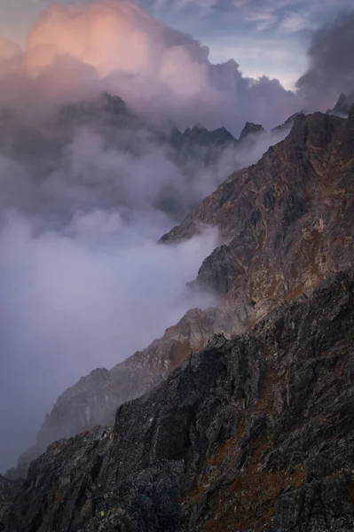 Taurus Adana Daki Sisli Dağlar Atmosferik Ortam Arkaplan — Stok fotoğraf