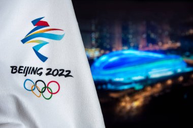BEIJING, ÇİN, HAZİRAN 1, 2022: Pekin 2022 kış olimpiyatları için arka plan. Arka planda Olimpiyat stadyumu