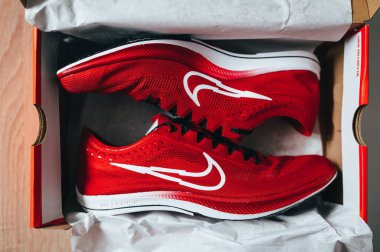 Paris, Frances, 3 Mayıs. 2022: Nike ZoomX Dragonfly Çivileri, Bowerman Koşu Kulübü
