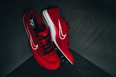 Paris, Frances, 3 Mayıs. 2022: Nike ZoomX Dragonfly Çivileri, Bowerman Koşu Kulübü