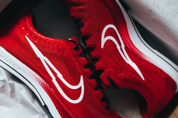 Paris, Frances, 3 Mayıs. 2022: Nike ZoomX Dragonfly Çivileri, Bowerman Koşu Kulübü