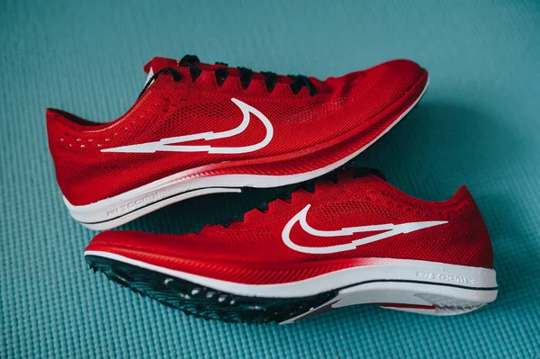 Paris, Frances, 3 Mayıs. 2022: Nike ZoomX Dragonfly Çivileri, Bowerman Koşu Kulübü