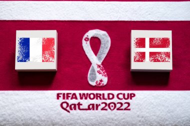 DOHA, Katar, 3. Grup D: Fransa Danimarka 'ya karşı, 974 Stadyum, Doha, 2022 Katar' da FIFA Dünya Kupası, ulusal bayraklarla futbol maçı, kurgu alanı ile pankart. Futbol duvar kâğıdı