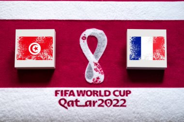 DOHA, Katar, 3. D Grubu: Tunus, Fransa 'ya karşı, Education City Stadyumu, Al Rayyan, Katar 2022' de FIFA Dünya Kupası, ulusal bayraklarla futbol maçı, düzenleme alanı ile pankart. Futbol duvar kâğıdı