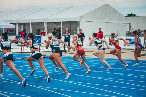 Samorin Eslovenia Anos Julho Trilha Campo Profissional 100M Corrida Sprint — Fotografia de Stock