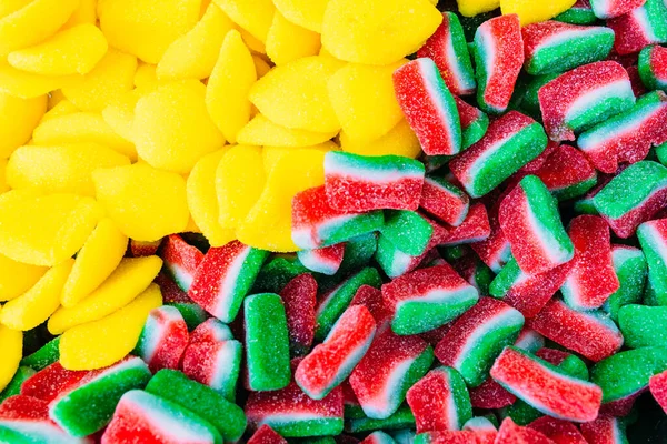 Kleurrijke snoepjes in de winkel. Achtergrond van snoep — Stockfoto