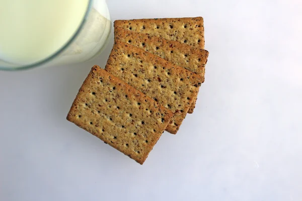 Milk and crackers — Stock Photo, Image