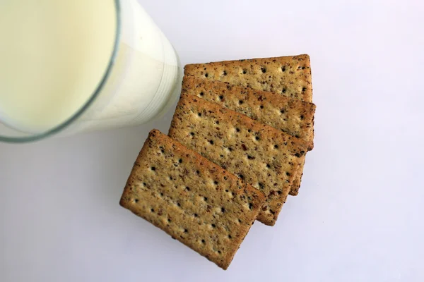 Milk and crackers — Stock Photo, Image