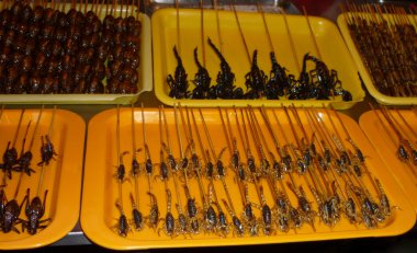 Kızarmış akrepler