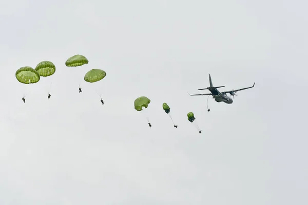 NATO Günleri, OSTRAVA, Çek Cumhuriyeti-18 Eylül 2021: Leos Janacek Havaalanı Ostrava 'daki Casa C-295 Çek Hava Kuvvetleri. Casa C-295 orta seviye bir taktik nakliye uçağıdır..