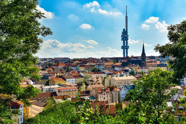 Widok Wzgórza Vitkov Budynków Pragi Wieży Telewizyjnej Zizkov Słoneczny Dzień — Zdjęcie stockowe