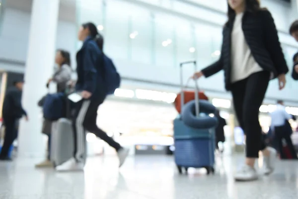 Blurred Crowd People Passengers Baggage Woman Walking Interior Airport Terminal — Fotografia de Stock