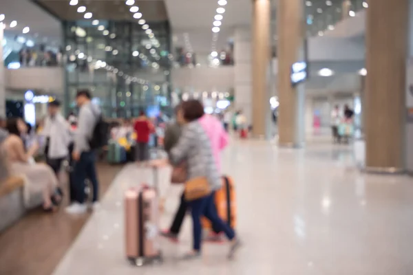 Blurred Group People Crowd Traveler Tourists Baggages Walking Airport Corridor — Fotografia de Stock