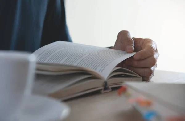 Closeup Image Student Reading Book Casual Business Man Opening Relaxed — Foto Stock