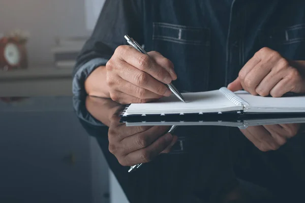 Man Hand Writing Papaer Notebook Pen Man Taking Note Make — Fotografia de Stock