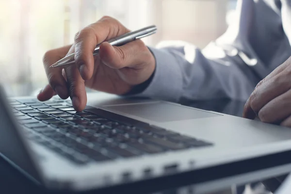 Meeting Report Progress Business Man Pen Hand Typing Laptop Computer — Foto Stock