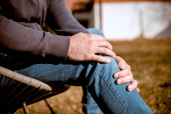 Man Hands Holding Painful Knee Outdoor Male Having Sore Pain — Stock Photo, Image