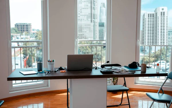 Modern Workplace Laptop Table — Stock Photo, Image