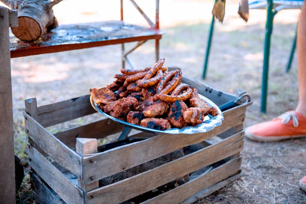 Grillwürste Auf Dem Grill — Stockfoto