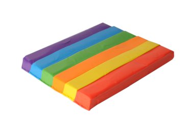 Beyaz arka planda temel renk spektrumuna sahip çocuklar için dikdörtgen plastiksi.