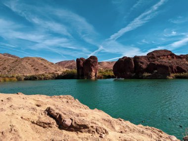 Arizona Havasu Gölü 'nde yürüyüş.