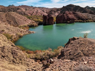 Arizona Havasu Gölü 'nde yürüyüş.
