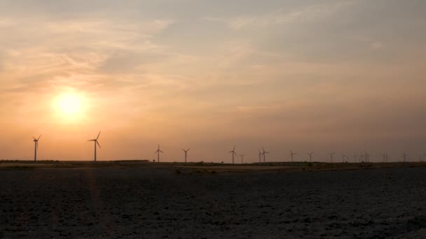 Ветряные Турбины Закате Ветряной Электростанции Сарагосе Испания Альтернативные Источники Энергии — стоковое видео