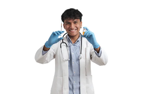 Young Peruvian Male Doctor Smiling Holding Syringe Vial Isolated White — 스톡 사진