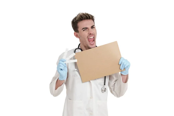 Jovem Médico Branco Sexo Masculino Gritando Com Uma Placa Teste — Fotografia de Stock