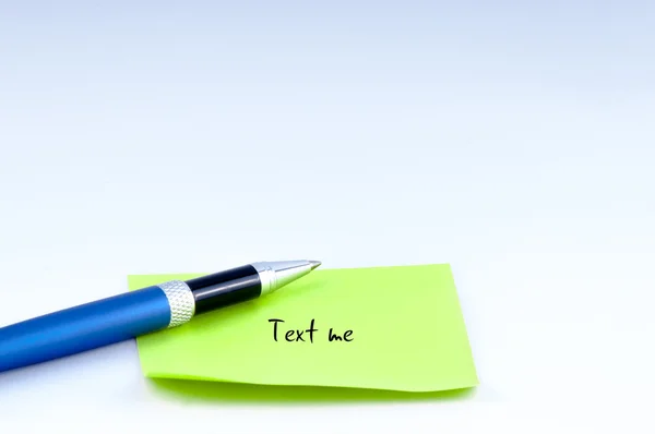 Blue pen and text me note — Stock Photo, Image