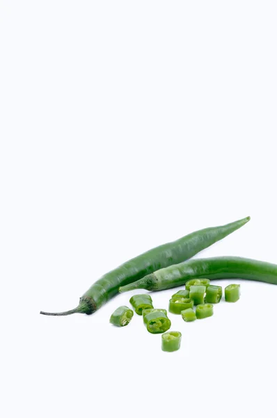 Chiles sobre fondo blanco. vertical — Foto de Stock