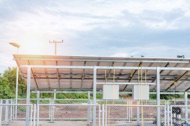 Güneş paneli, alternatif elektrik kaynağı, sürdürülebilir kaynaklar kavramı ve bu yeni sistem orijinalinden daha fazla elektrik üretebiliyor..